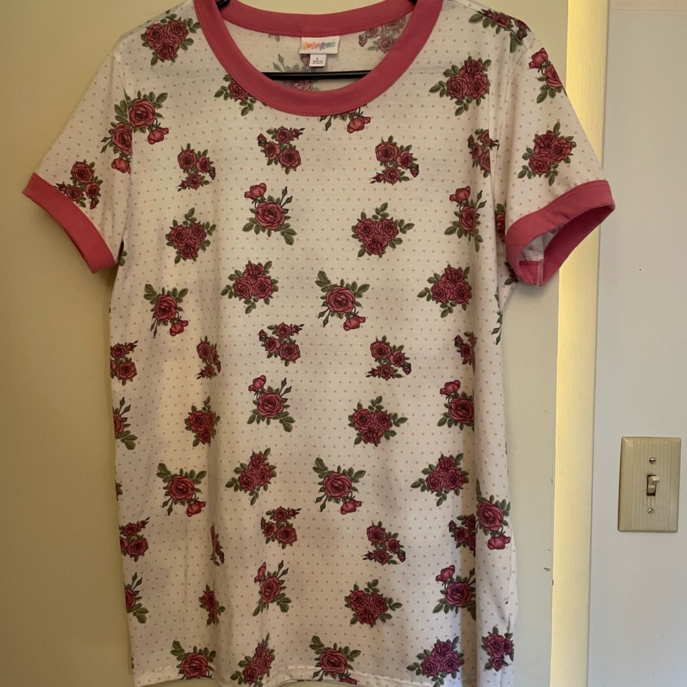 Lularoe t-shirt